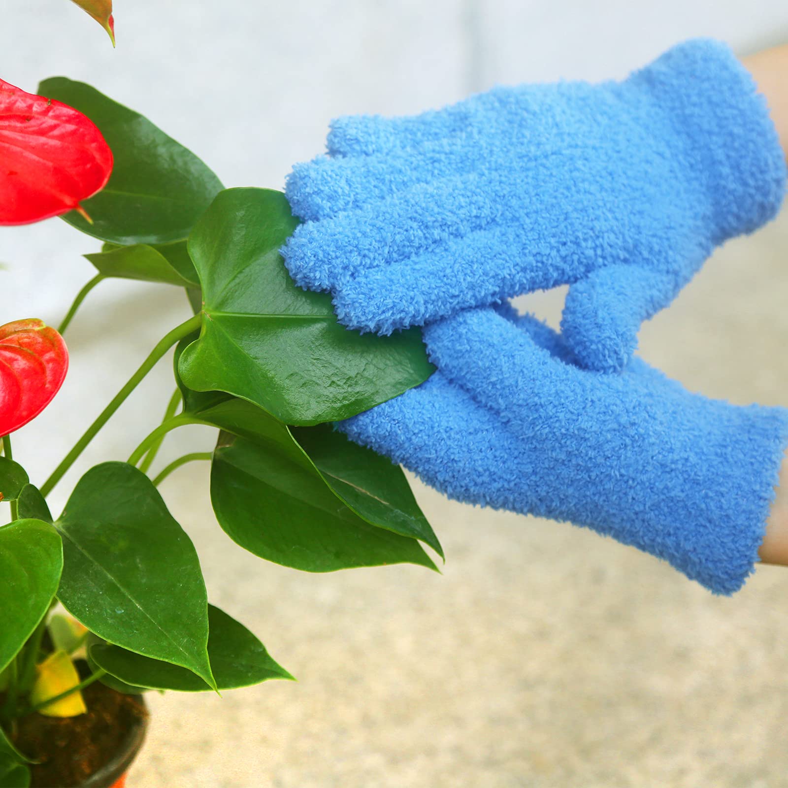 Hawkko Microfiber Dusting Gloves, Dusting Cleaning Glove for Plants, Blinds, Lamps and Small Hard to Reach Corners (Blue S/M)